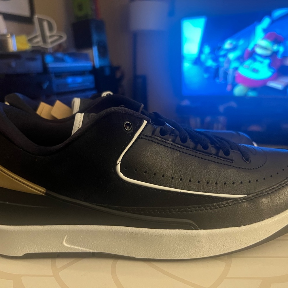 Black and Gold Women’s